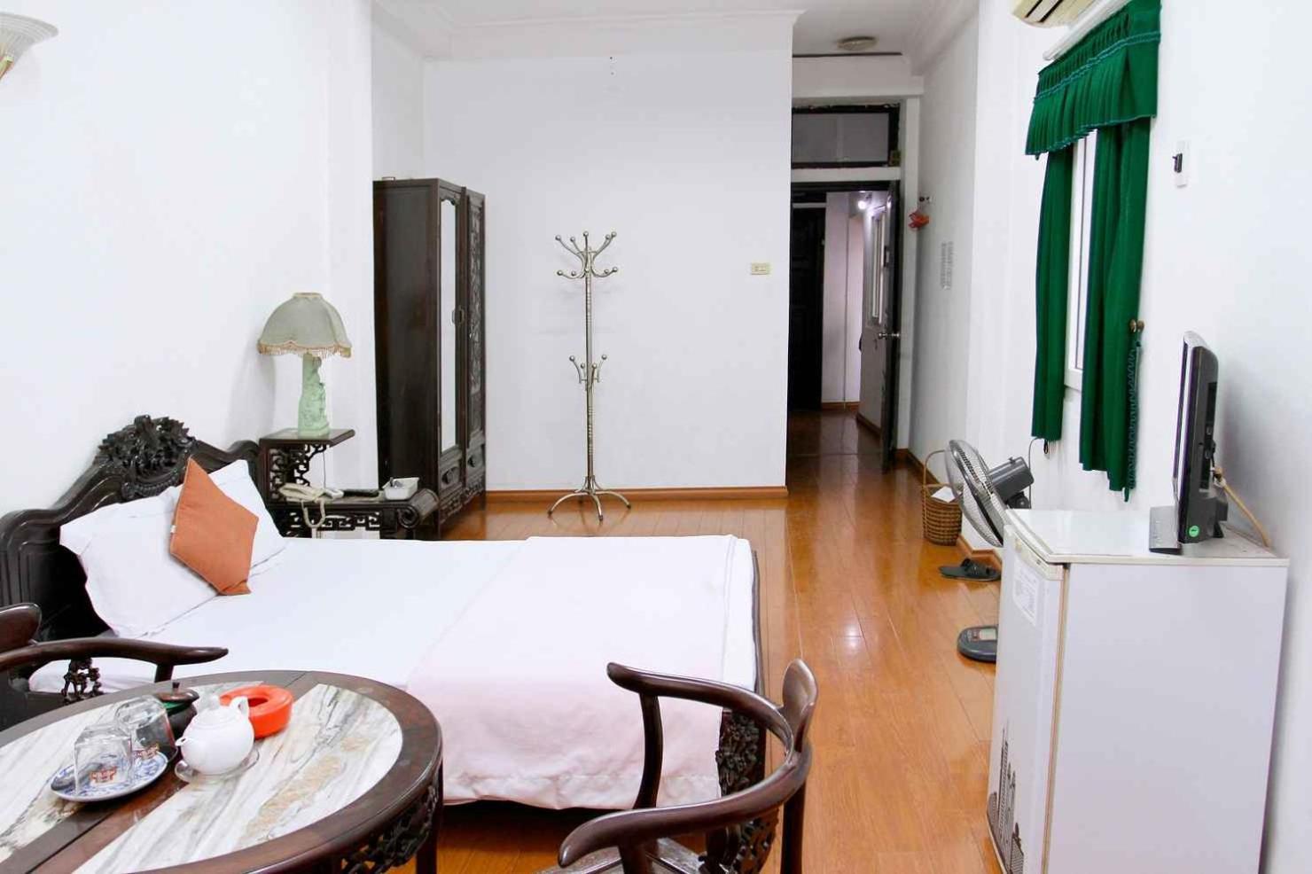 Hoang Cuong Hotel 15 Nguyen Thai Hoc Hanoi Eksteriør bilde