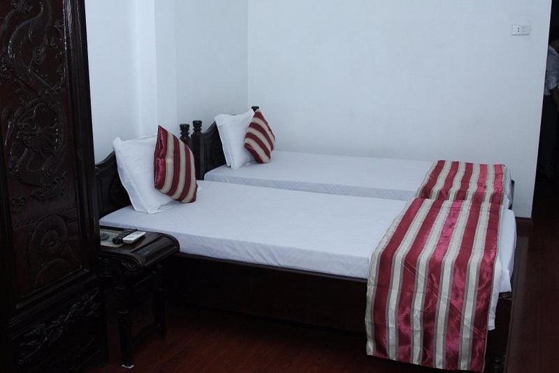 Hoang Cuong Hotel 15 Nguyen Thai Hoc Hanoi Eksteriør bilde